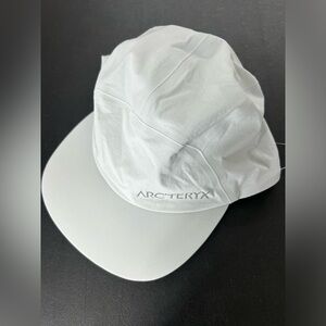 Arc'teryx White Cap
